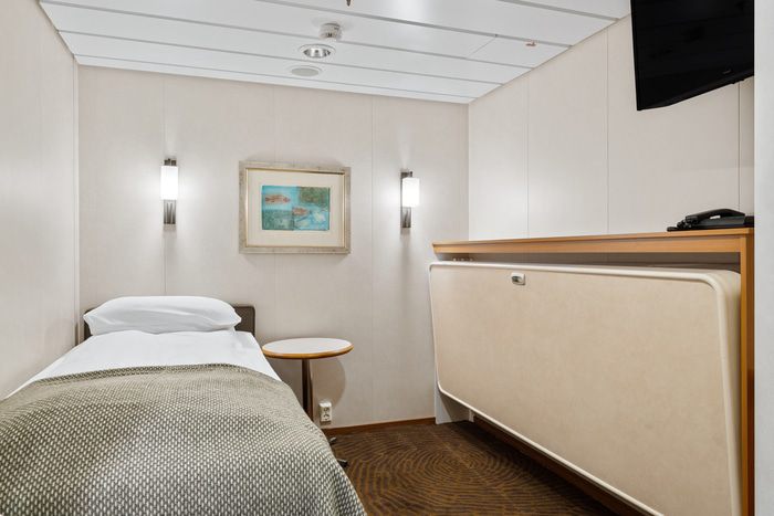 Polar Inside | Twin on lower deck